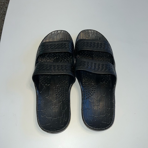 Imperial Sandals - Picture 1 of 2